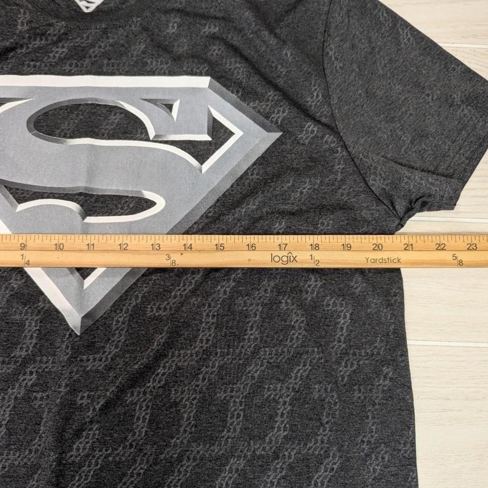 Men's large Superman black & grey moisture wicking t-shirt - Picture 3 of 5